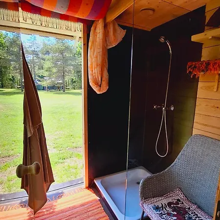 Campingplatz Kardoni Puhkelaager *