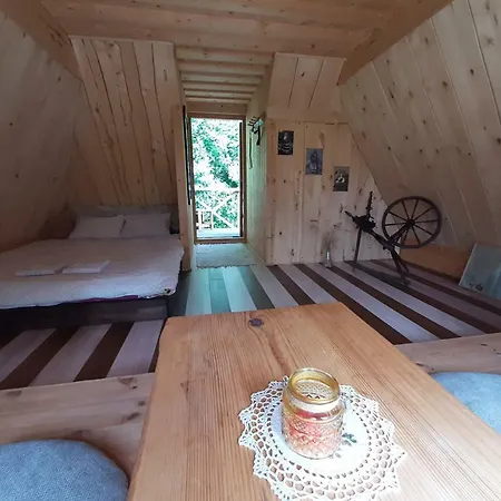 Campingplatz Kardoni Puhkelaager *